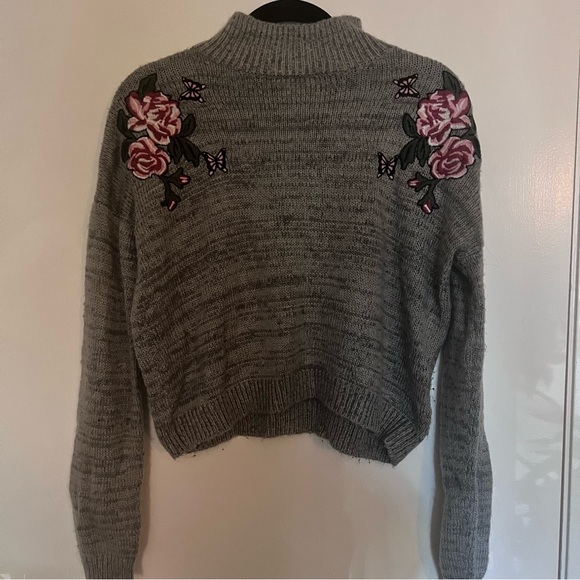 Grey Sweater w/Floral Embroidery (Medium) - Picture 2 of 6